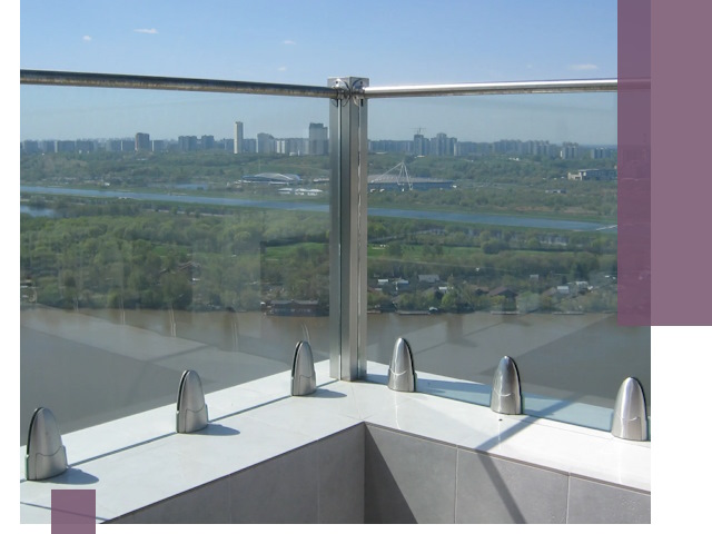 Стеклянные парапеты премиум класса в Елизове для домов и бизнесов