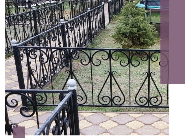 Кованые газонные ограждения под ключ в Елизове